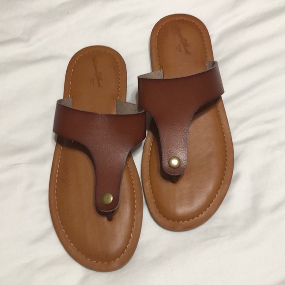 Universal Thread Shoes - Universal Threads Sandals NWOT